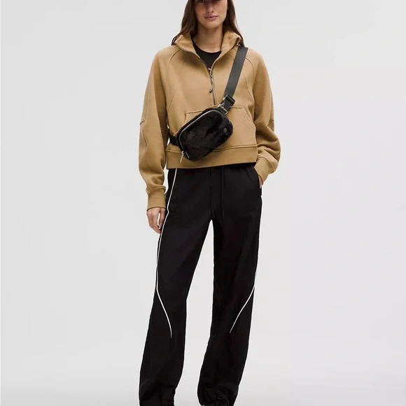 Lululemon Everywhere Belt Bag Plush Fleece Black - Picture 6 of 7